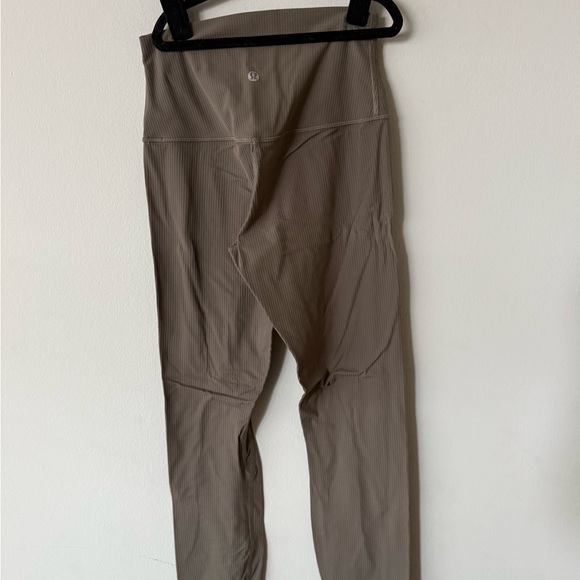 lululemon ribbed Align 25” Taupe Leggings - Nomad - Picture 4 of 5